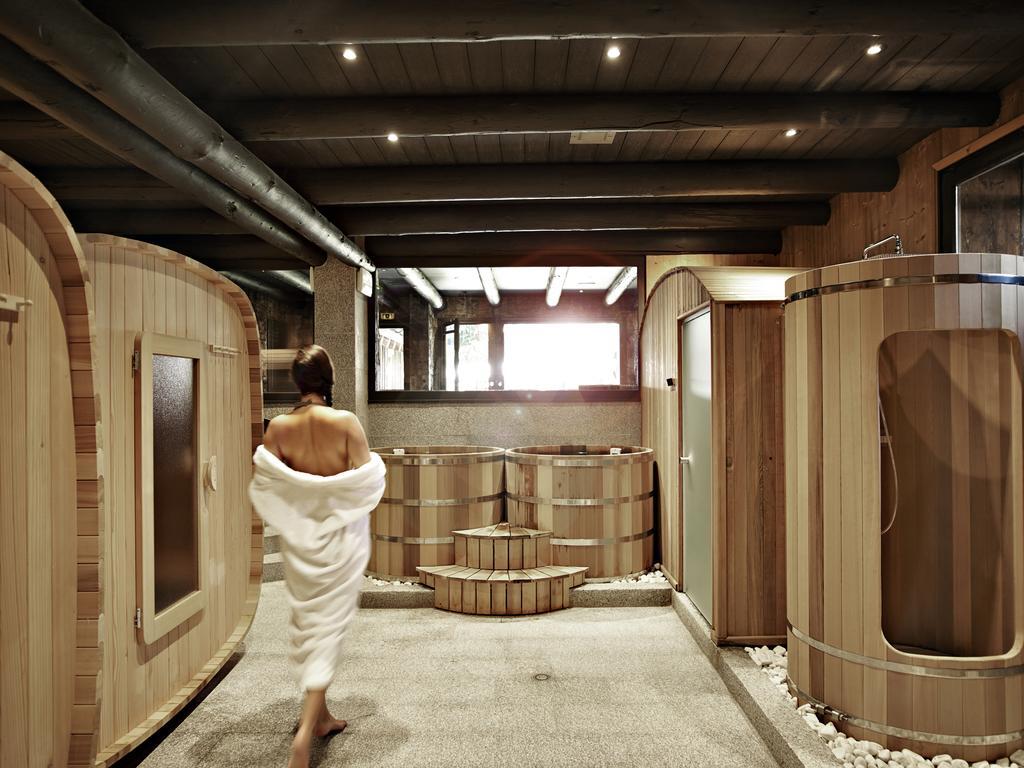 Hotel Les Fermes De Marie 5*